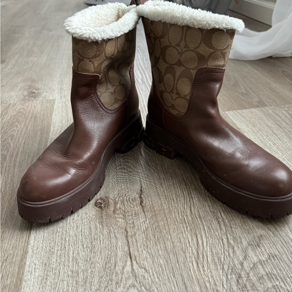 Raina Boot In Signature Jacquard - Picture 11 of 12